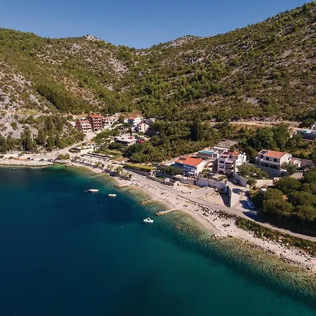 2 Bedroom Beautiful In Kremena