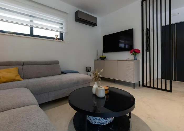 2 Bedroom Beautiful In * Kremena