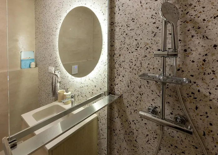 2 Bedroom Beautiful In