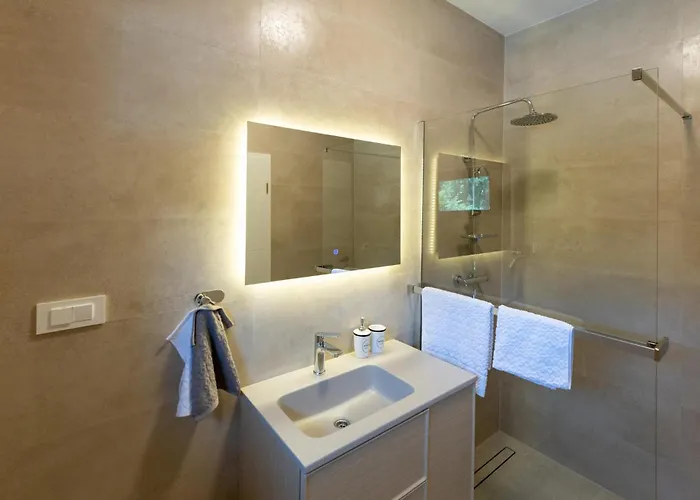 2 Bedroom Beautiful In