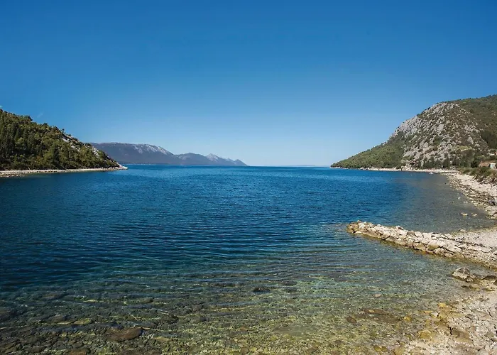 2 Bedroom Beautiful In Casa de Férias