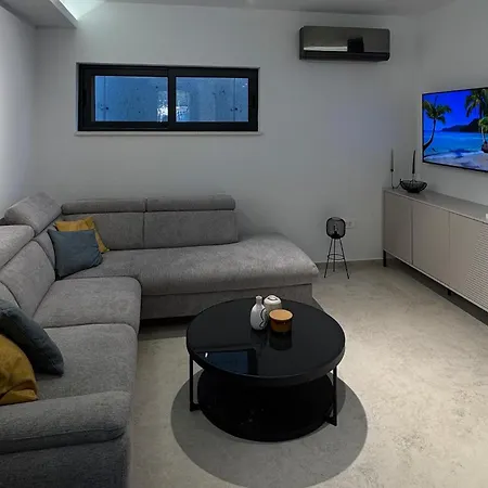 2 Bedroom Beautiful In * Kremena