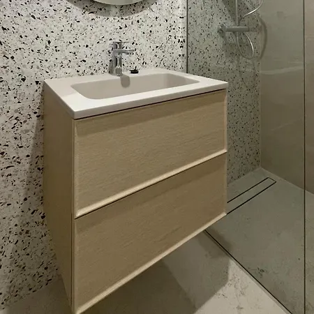 2 Bedroom Beautiful In *