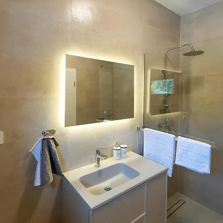 2 Bedroom Beautiful In